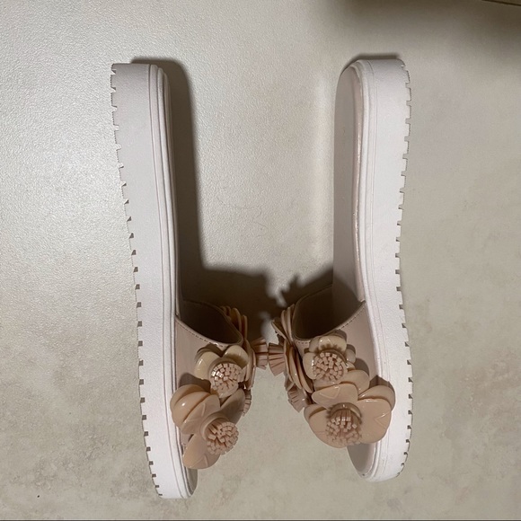 NINE WEST RELLY FLOWER SLIDES SIZE 7 M - Picture 6 of 8
